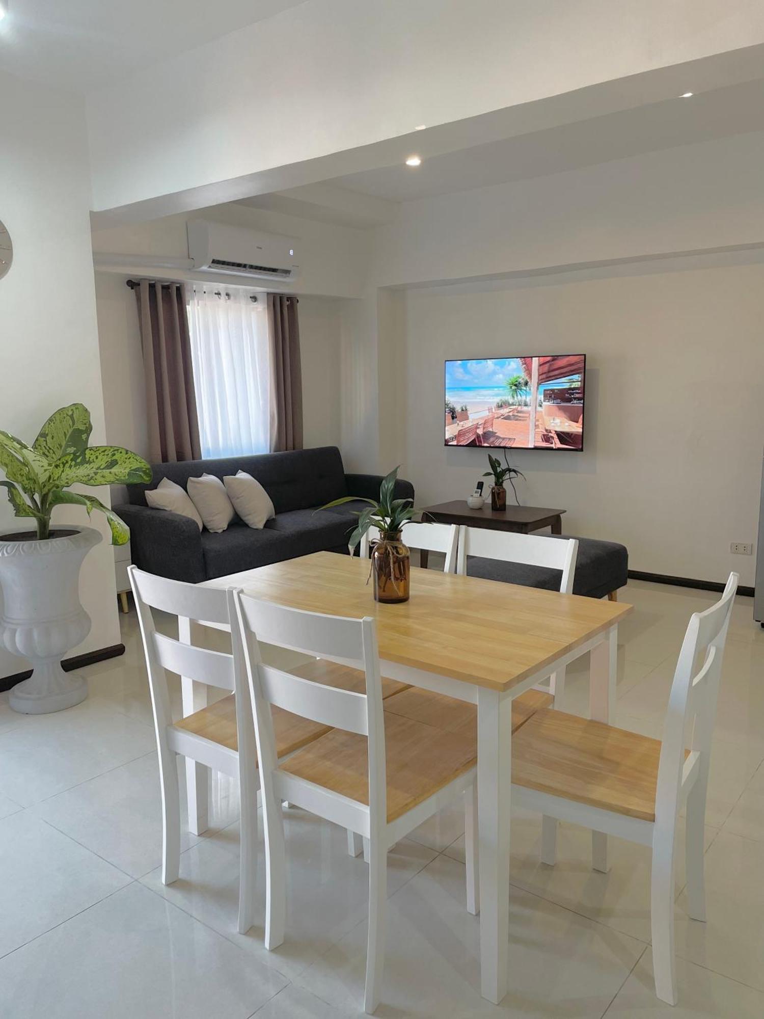 The Penthouse Suite Lapu-Lapu City Exterior photo